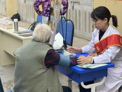 黨建服務(wù)零距離，敦化路街道舉辦家門口的便民志愿服務(wù)大集